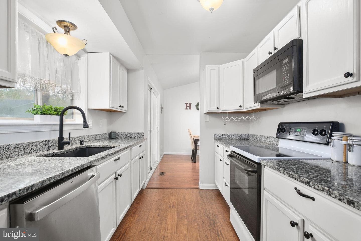 10304 Bayberry Lane photo 12