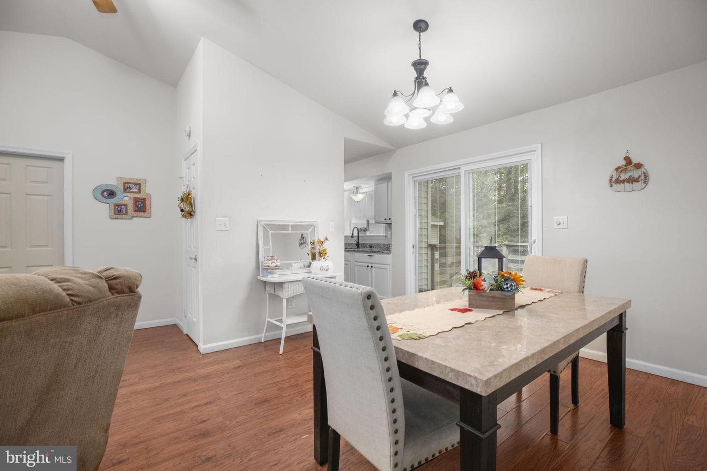 10304 Bayberry Lane photo 6