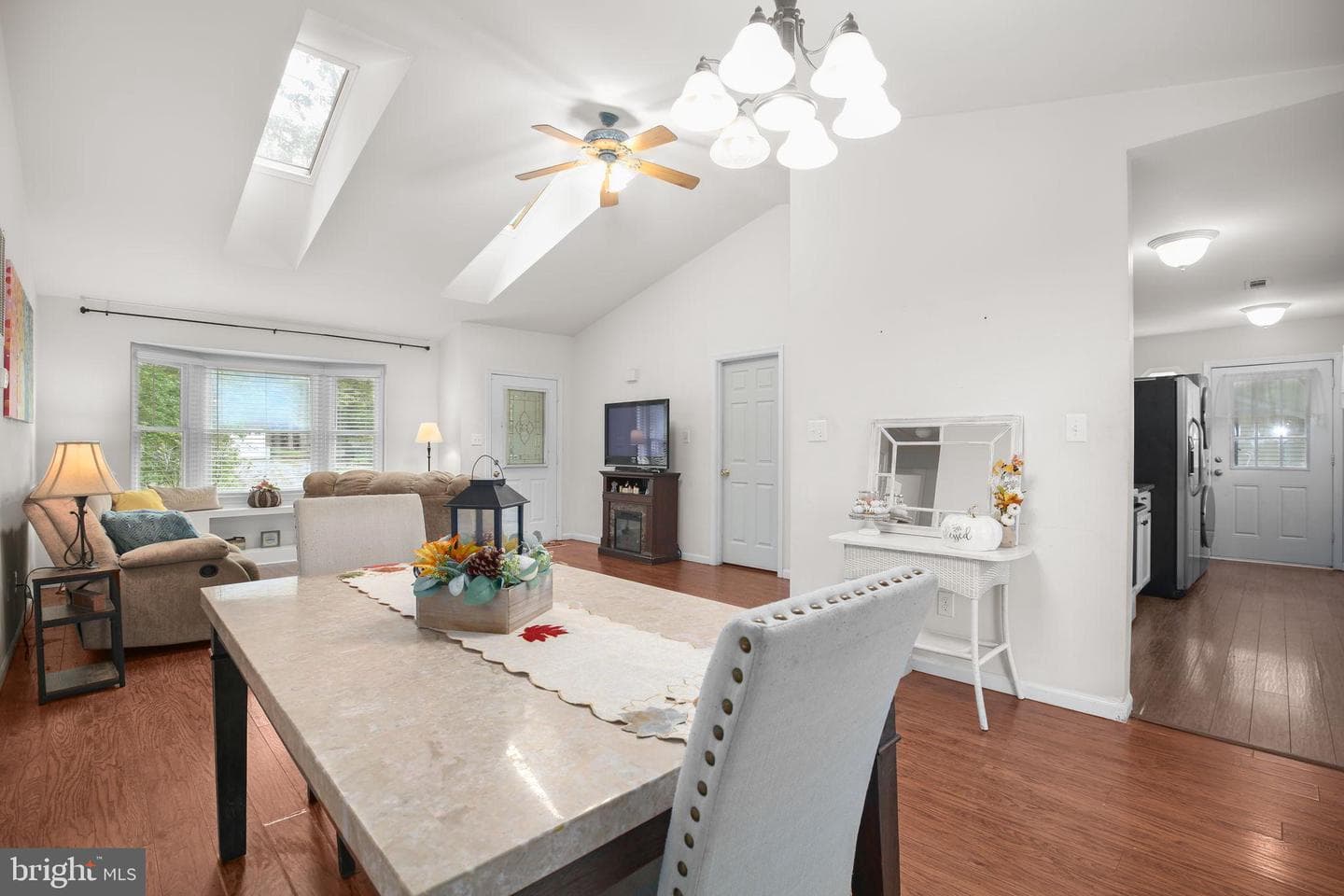 10304 Bayberry Lane photo 8