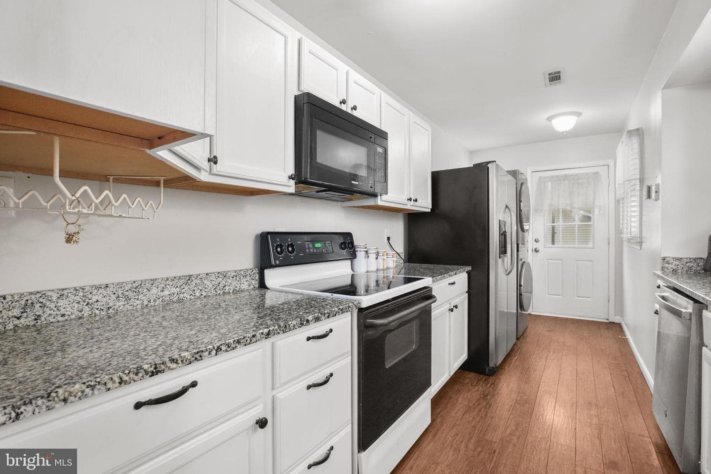 10304 Bayberry Lane photo 9