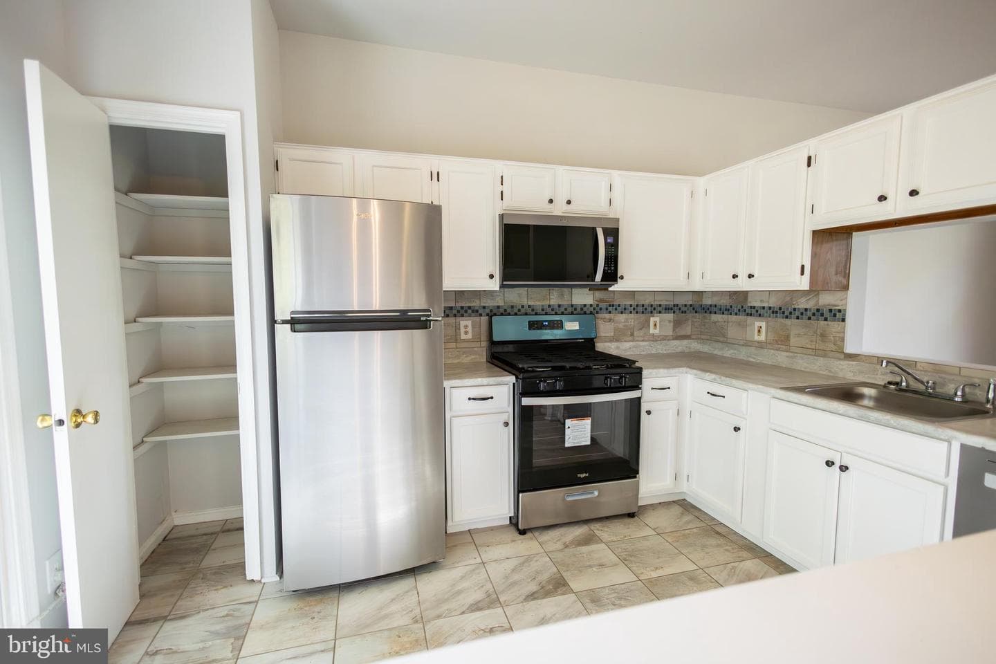 5810 Cascade Drive photo 7