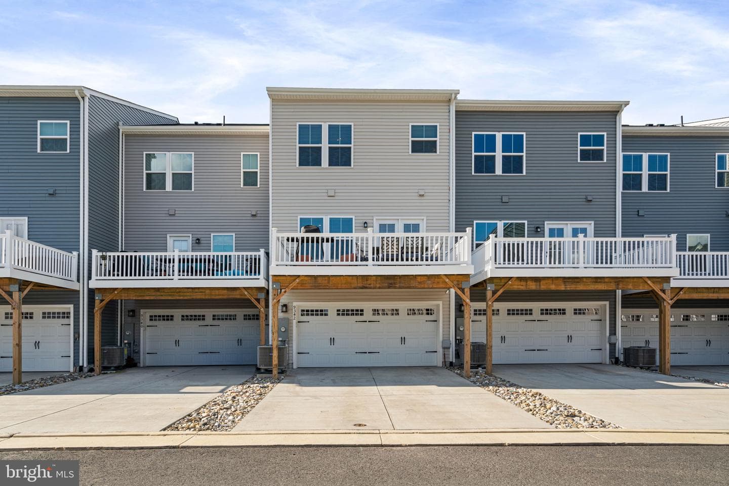 9342 Tanfield Drive photo 4