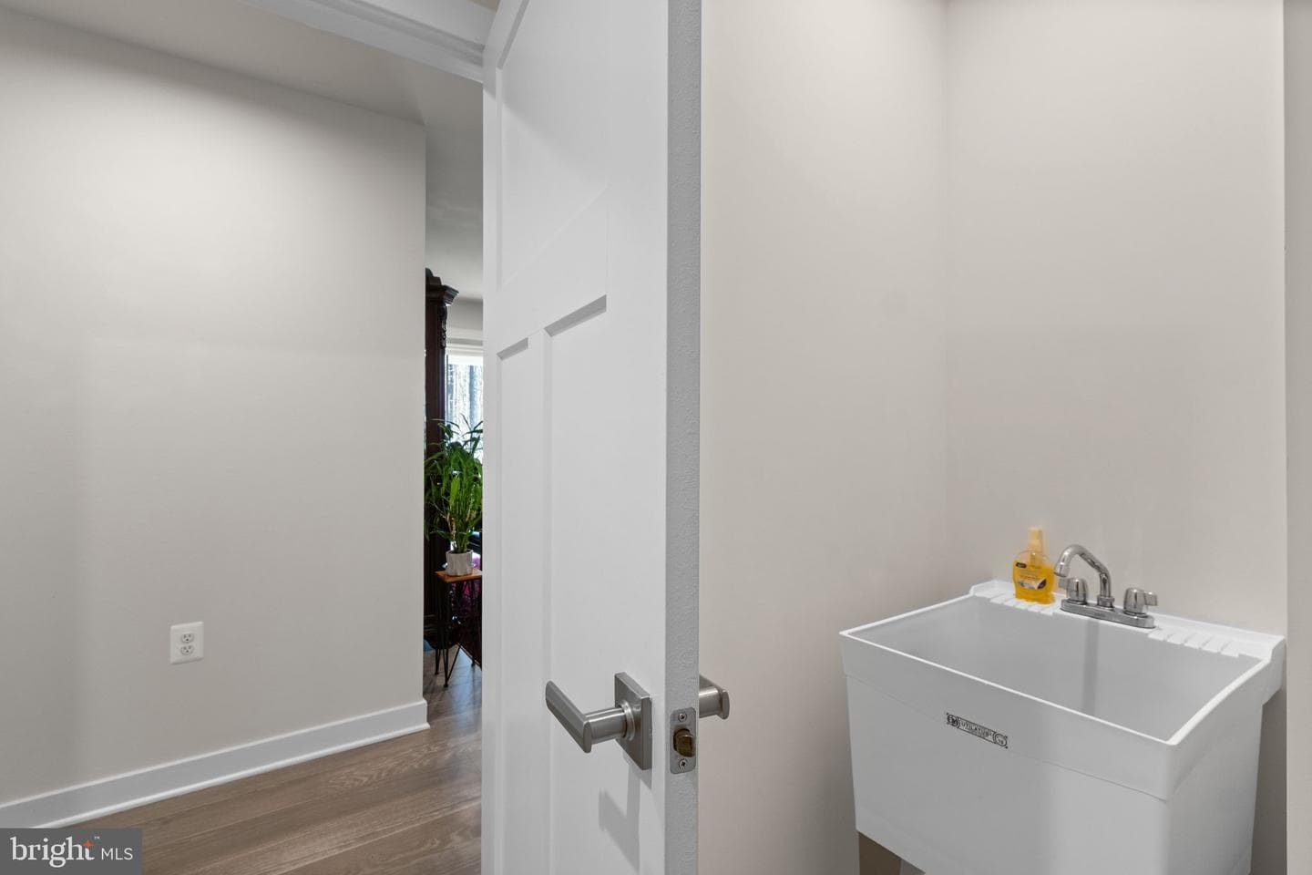 7418 Brentford Terrace photo 19