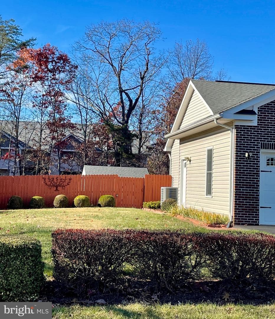 5624 Glen Eagles Court photo 2