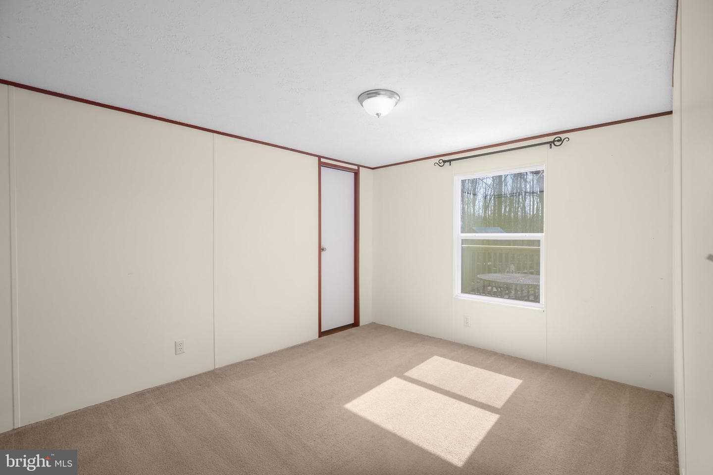 10000 Hummingbird Lane photo 11