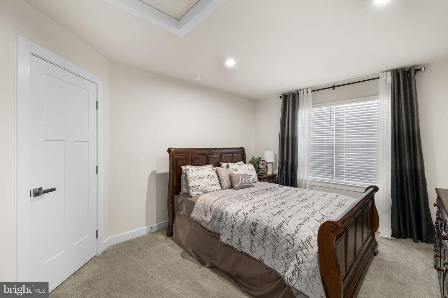 8612 Sylvannah Drive photo 32