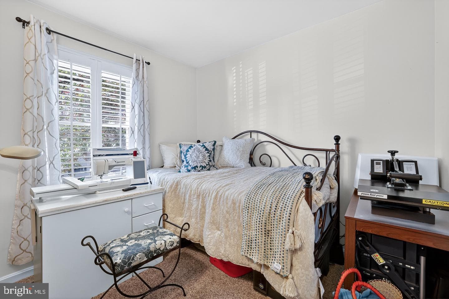 410 Albany Street photo 16