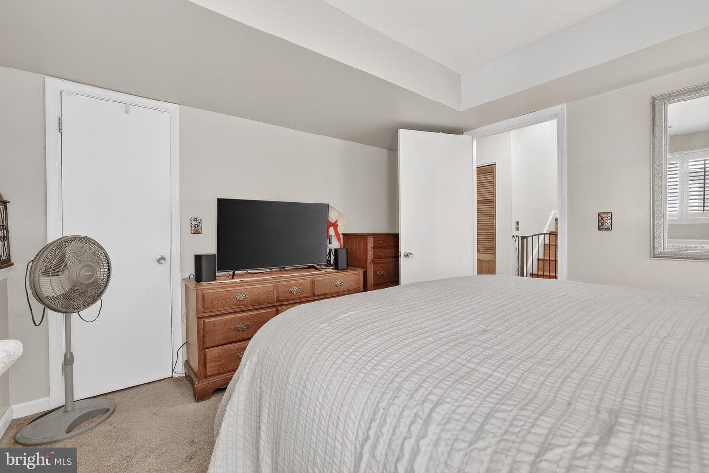 410 Albany Street photo 20