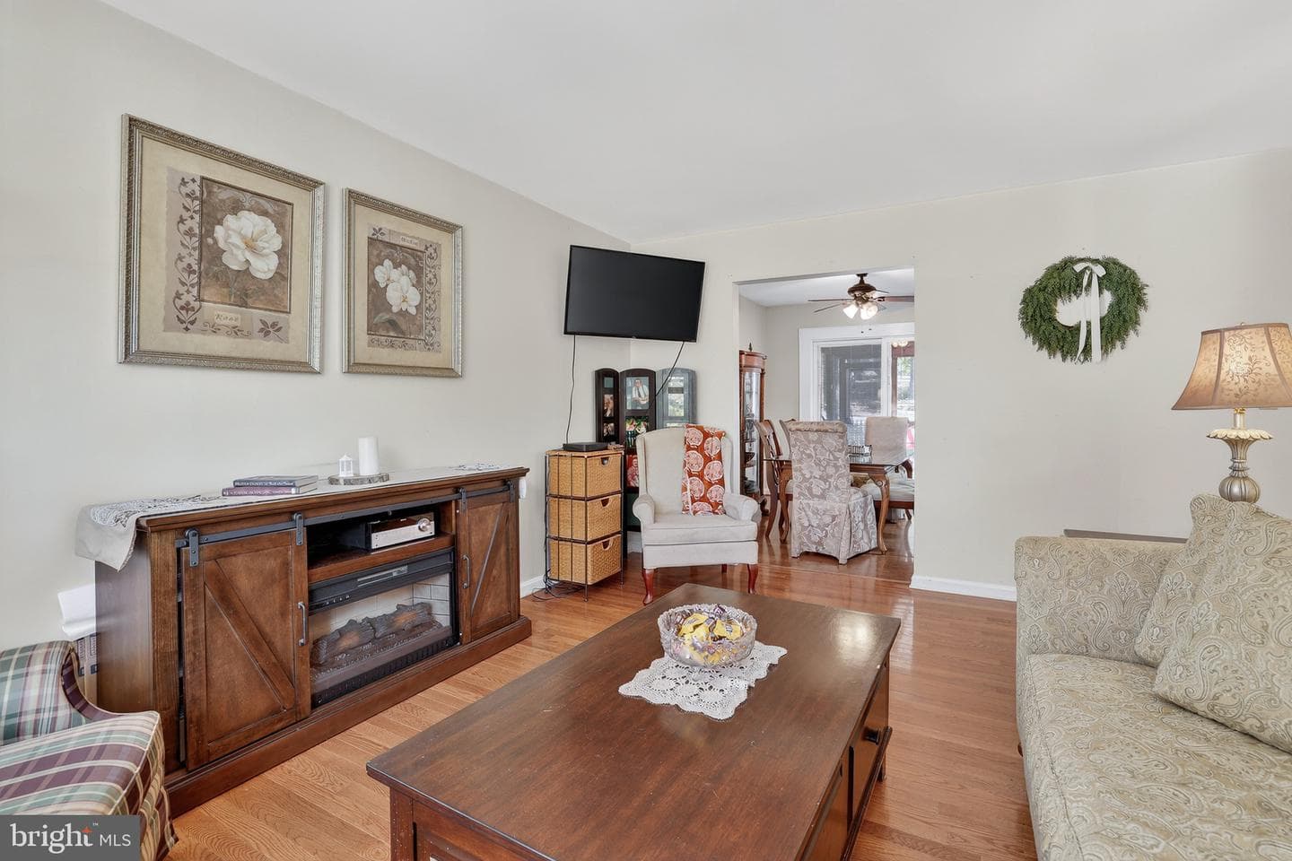 410 Albany Street photo 3