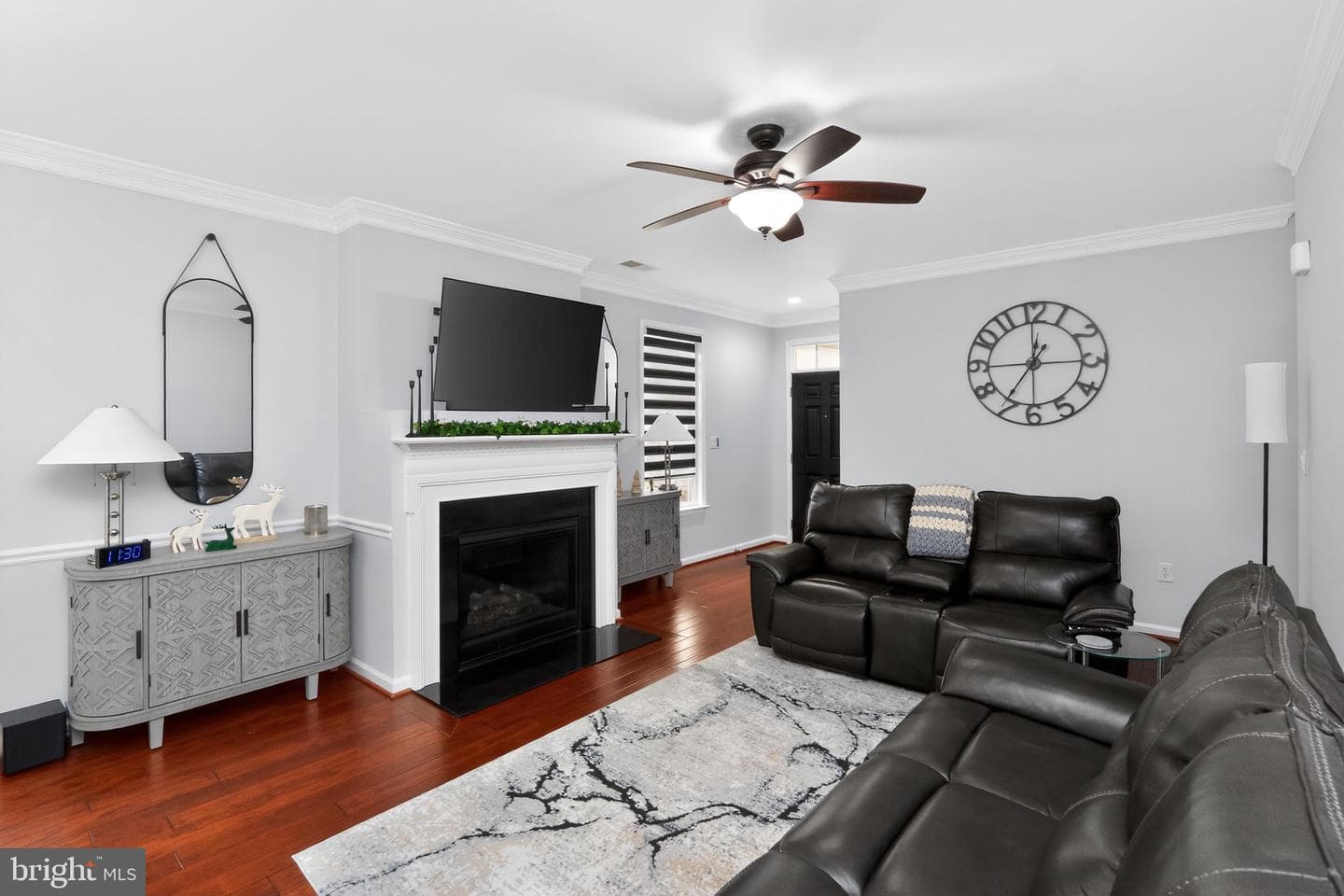 9724 Balls Bluff Drive photo 3