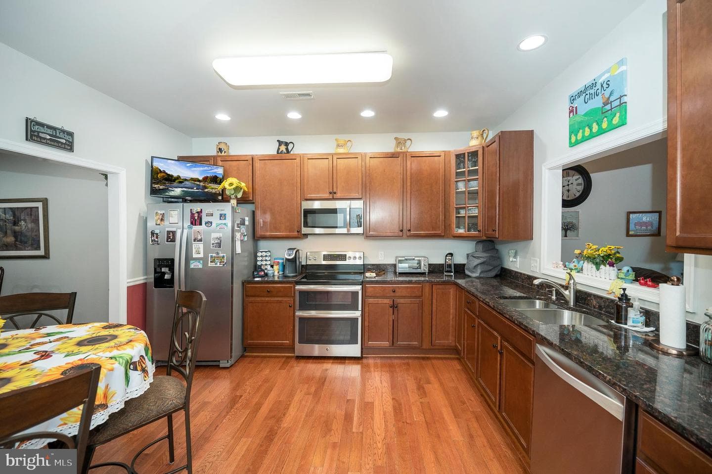 9414 Fyvie Lane photo 14