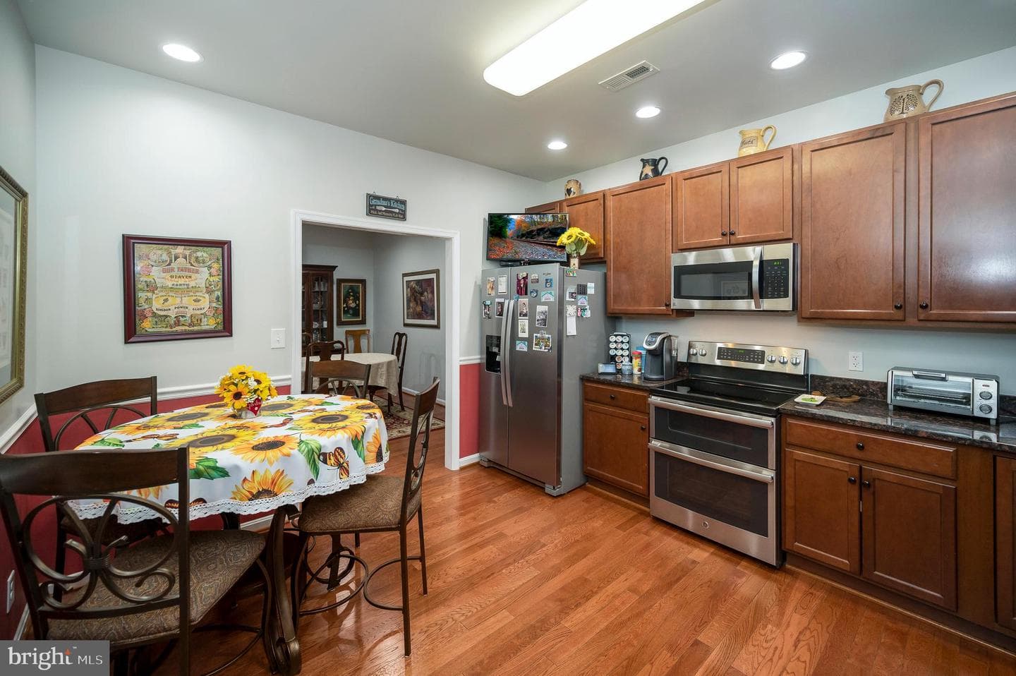9414 Fyvie Lane photo 18