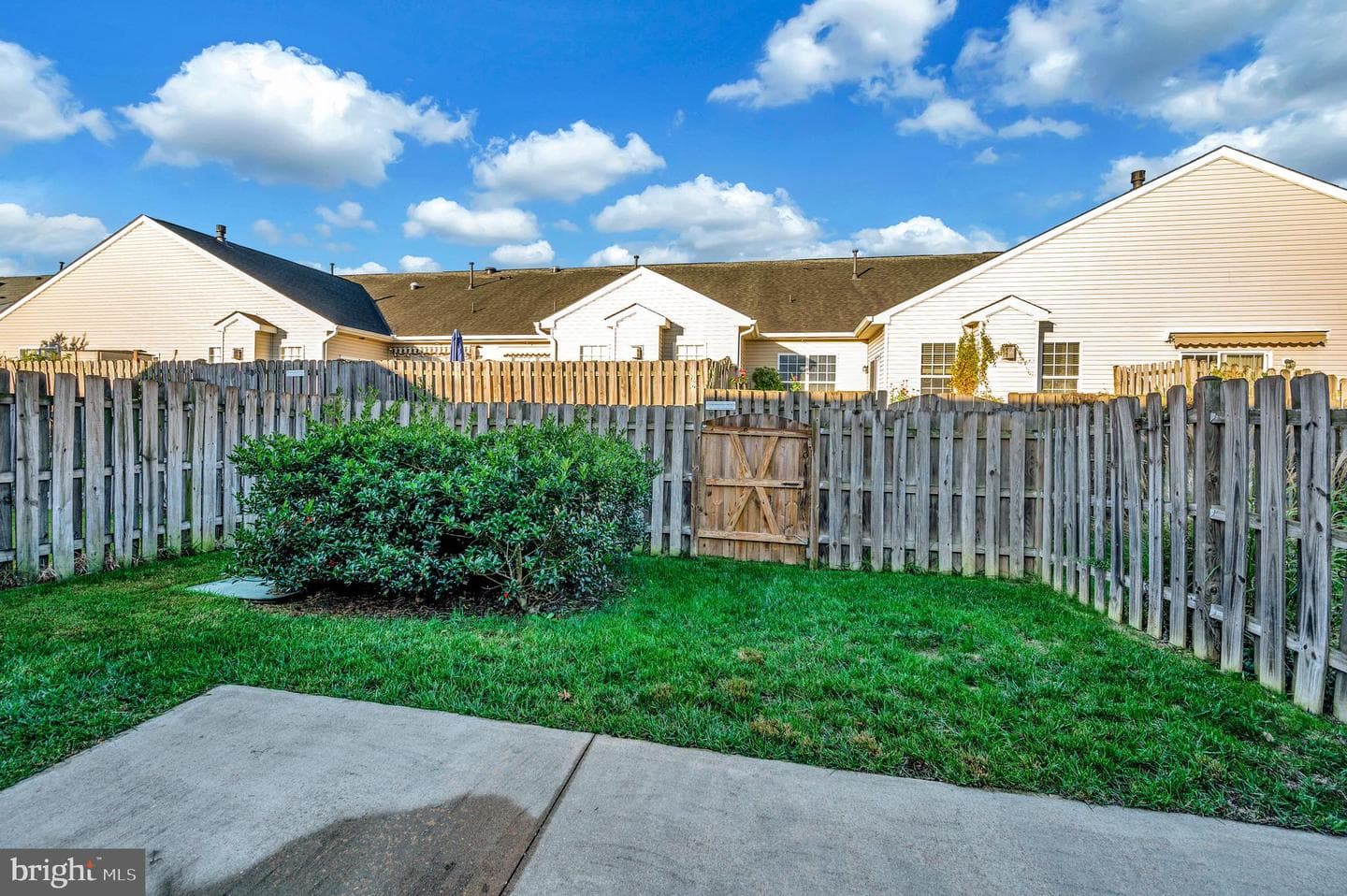 9414 Fyvie Lane photo 33