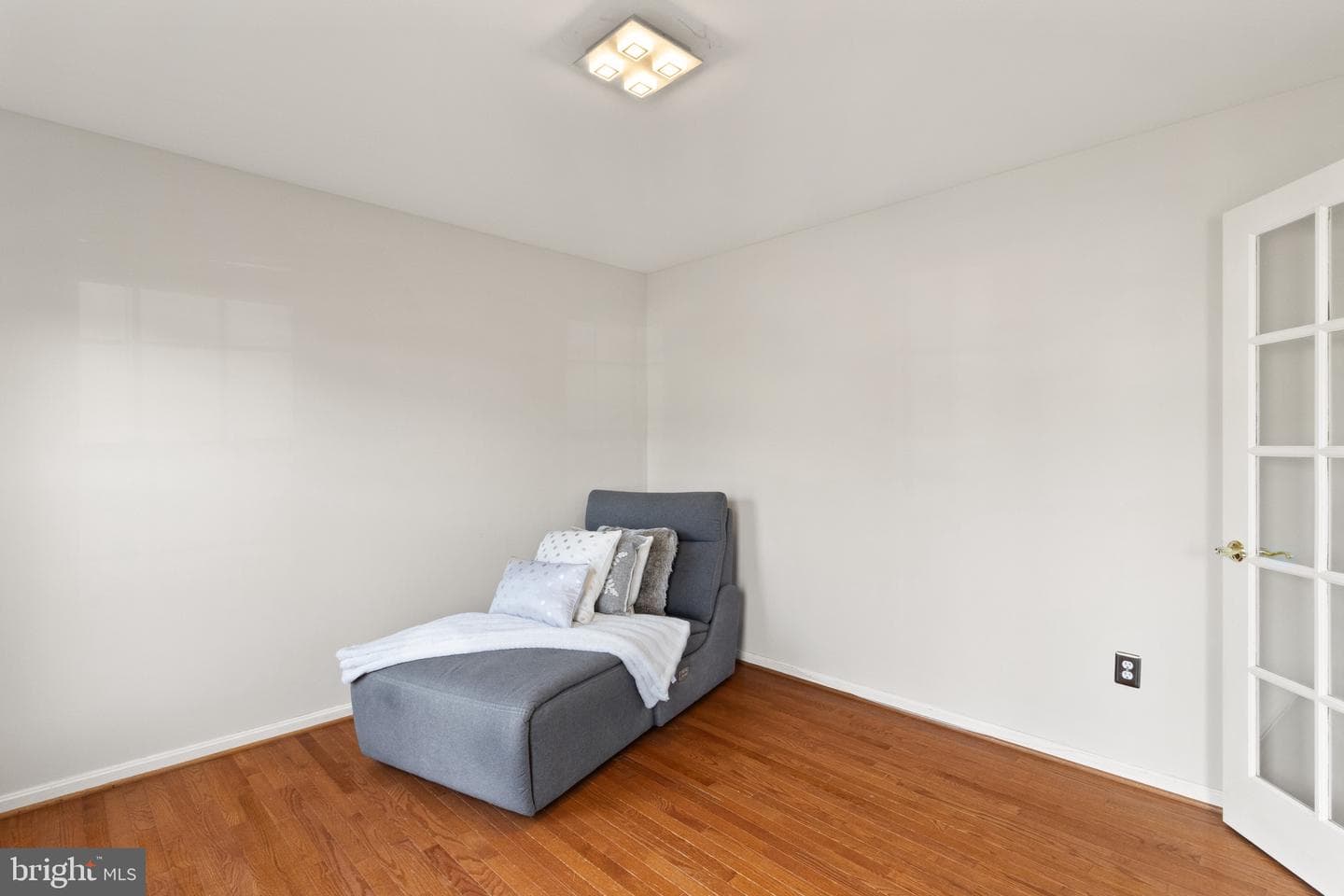 6914 Versaille Drive photo 13