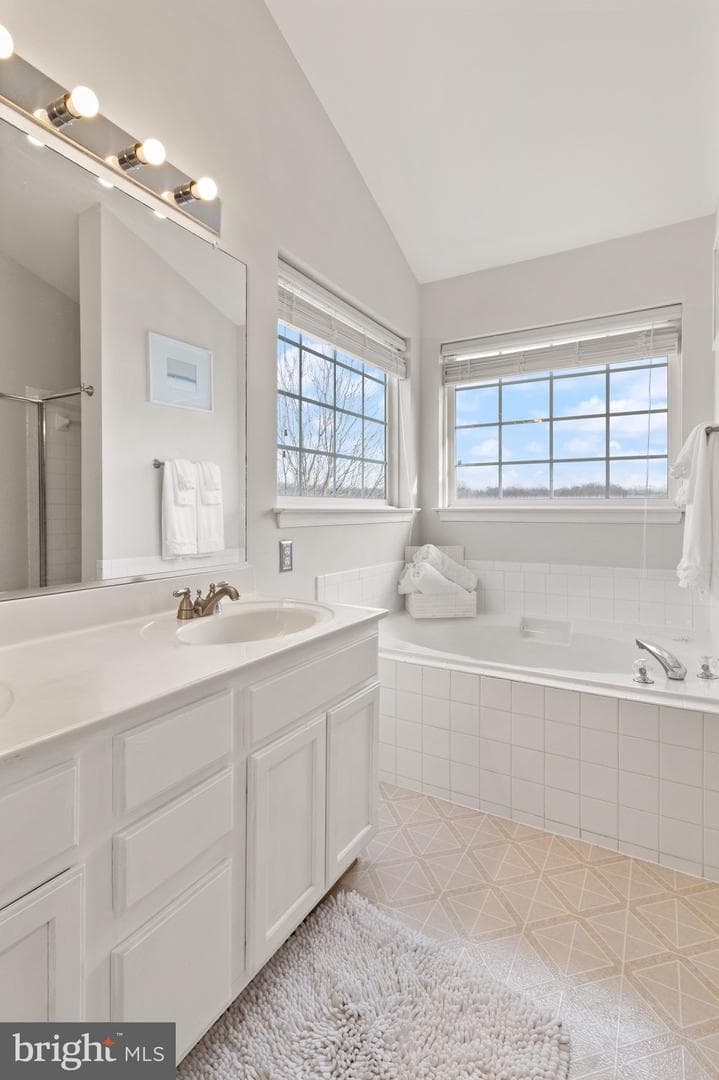 6914 Versaille Drive photo 22