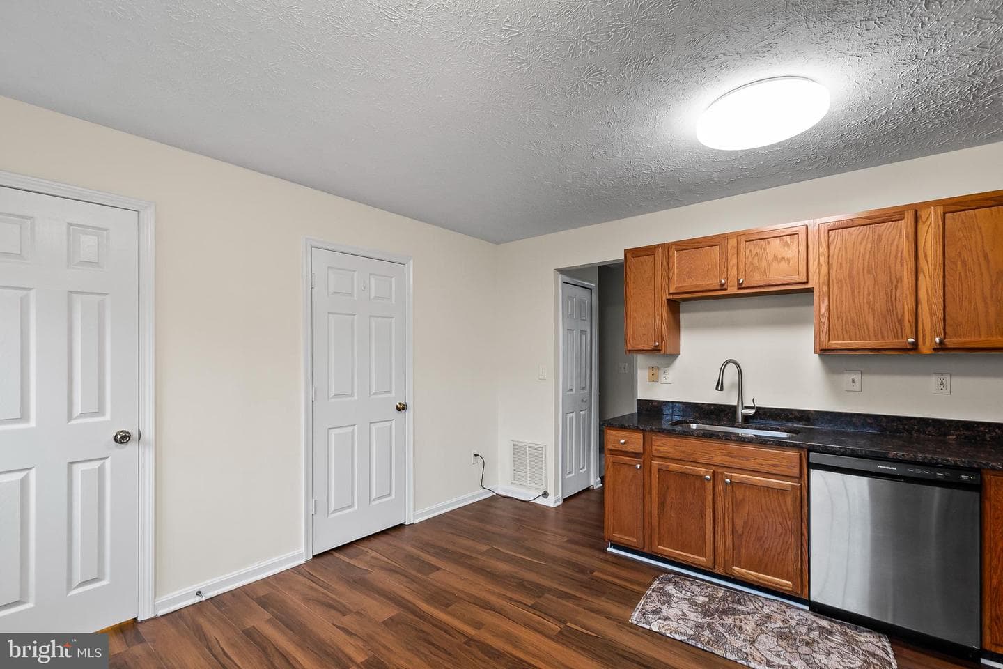 10512 Tidewater Plains Drive photo 11