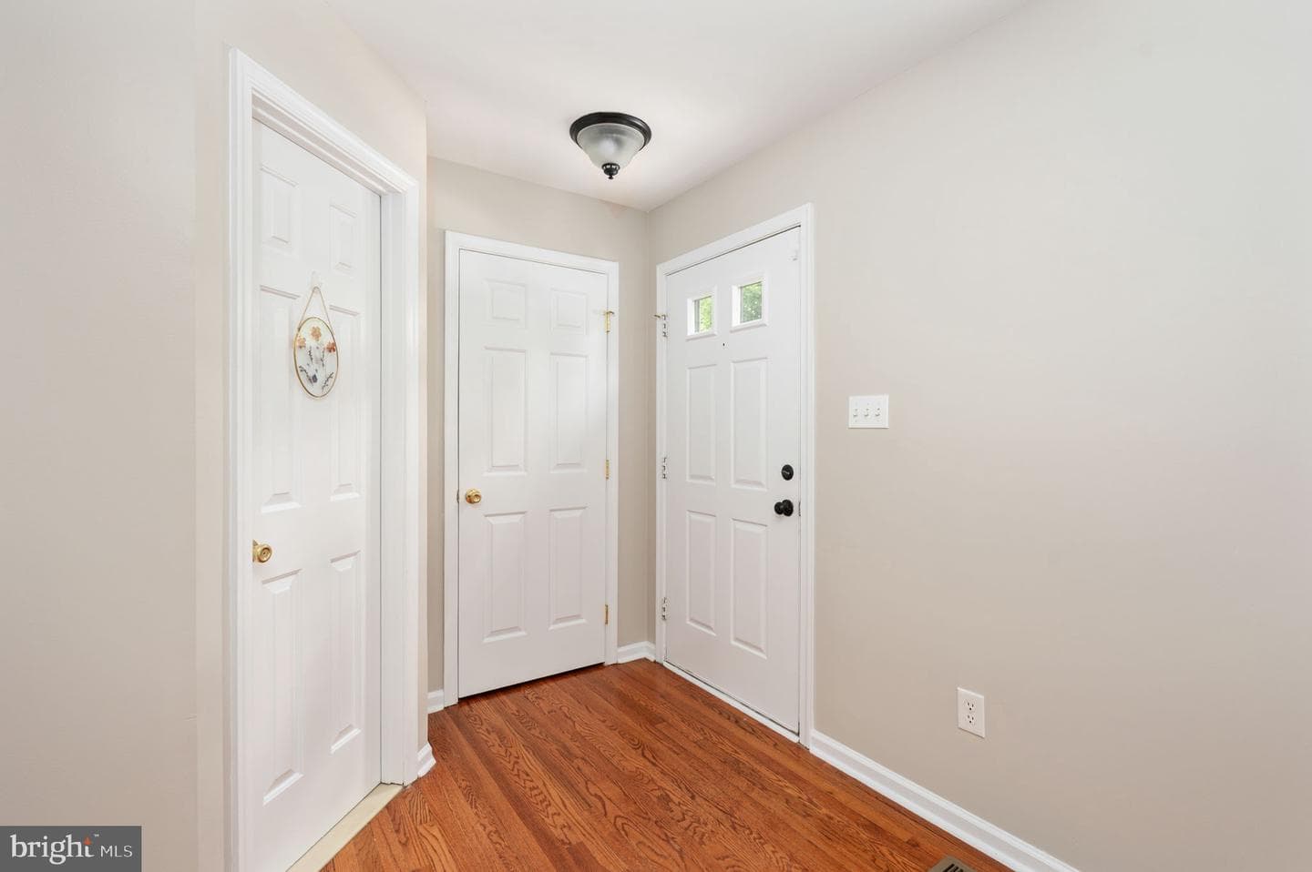 9705 Becker Court photo 4