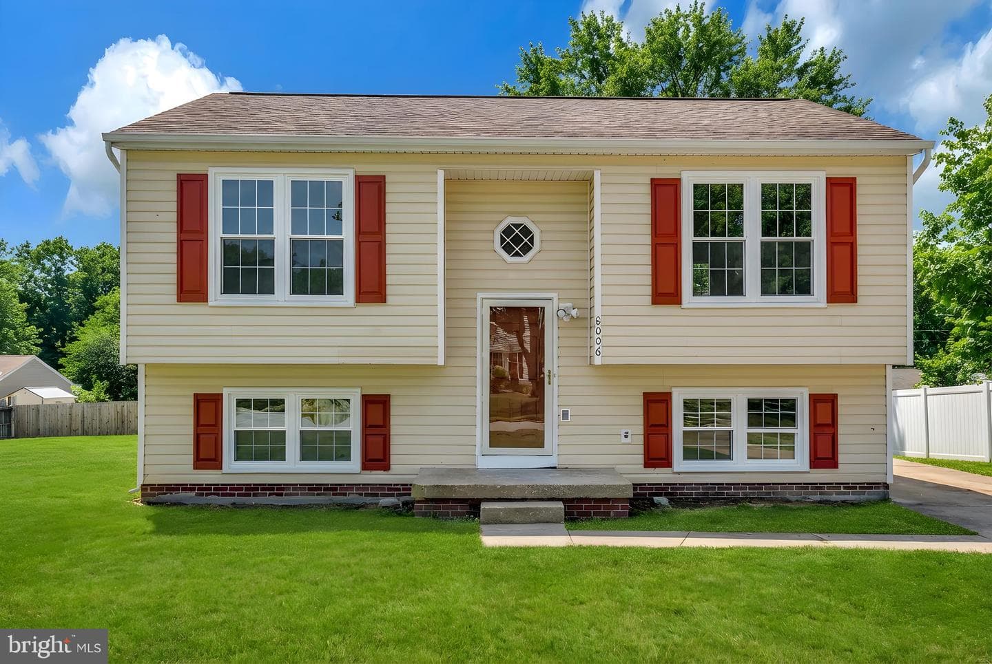8006 Blossom Wood Court photo 1