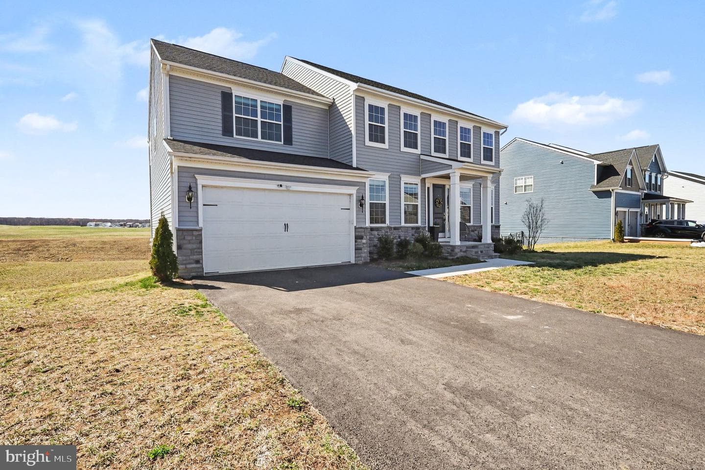 1728 Legacy Lane photo 2