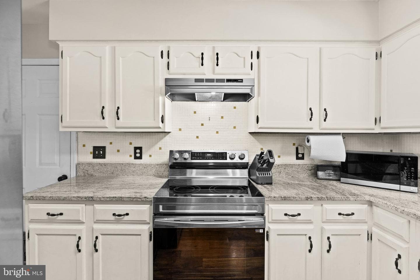 105 Chinaberry Drive photo 12