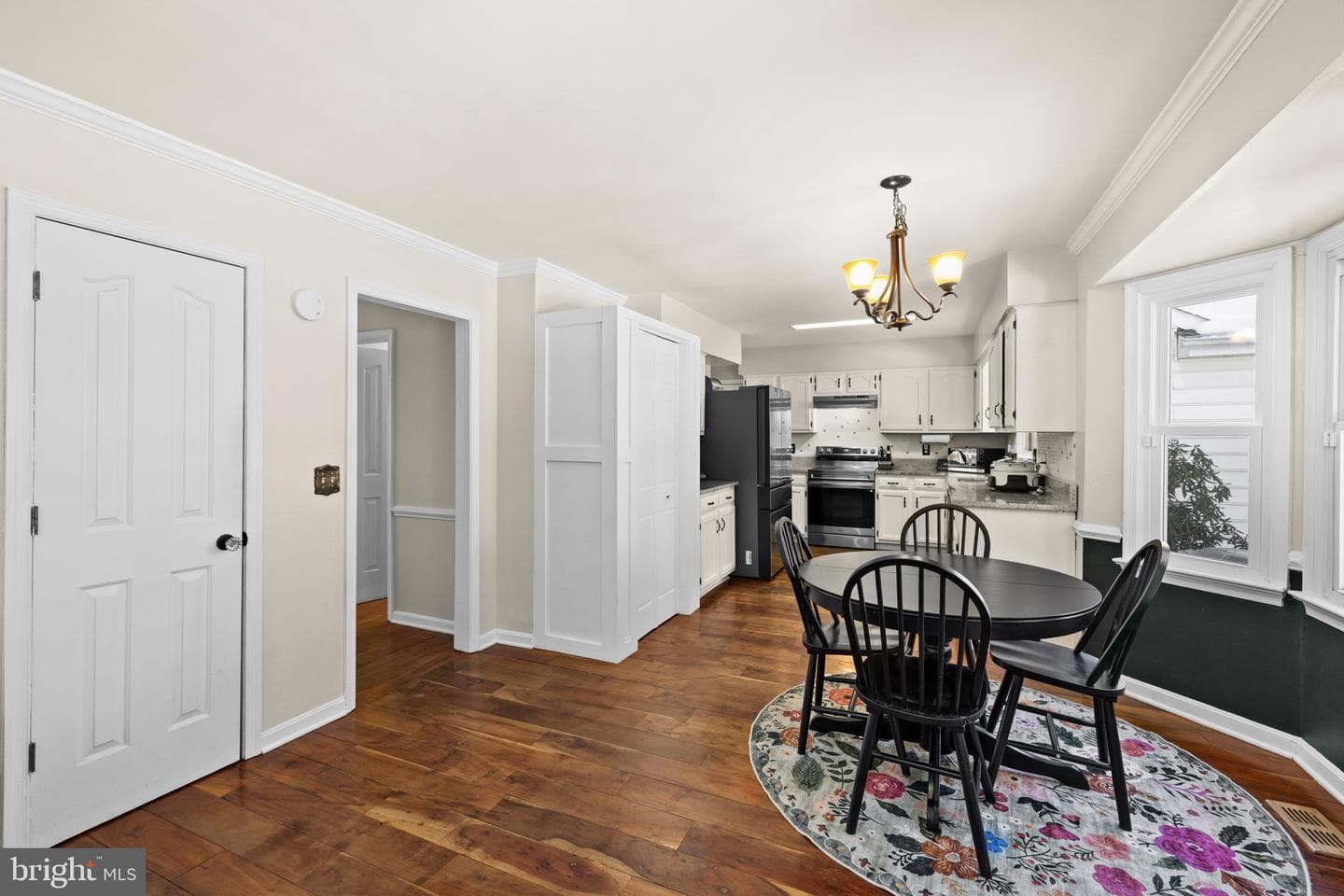 105 Chinaberry Drive photo 8