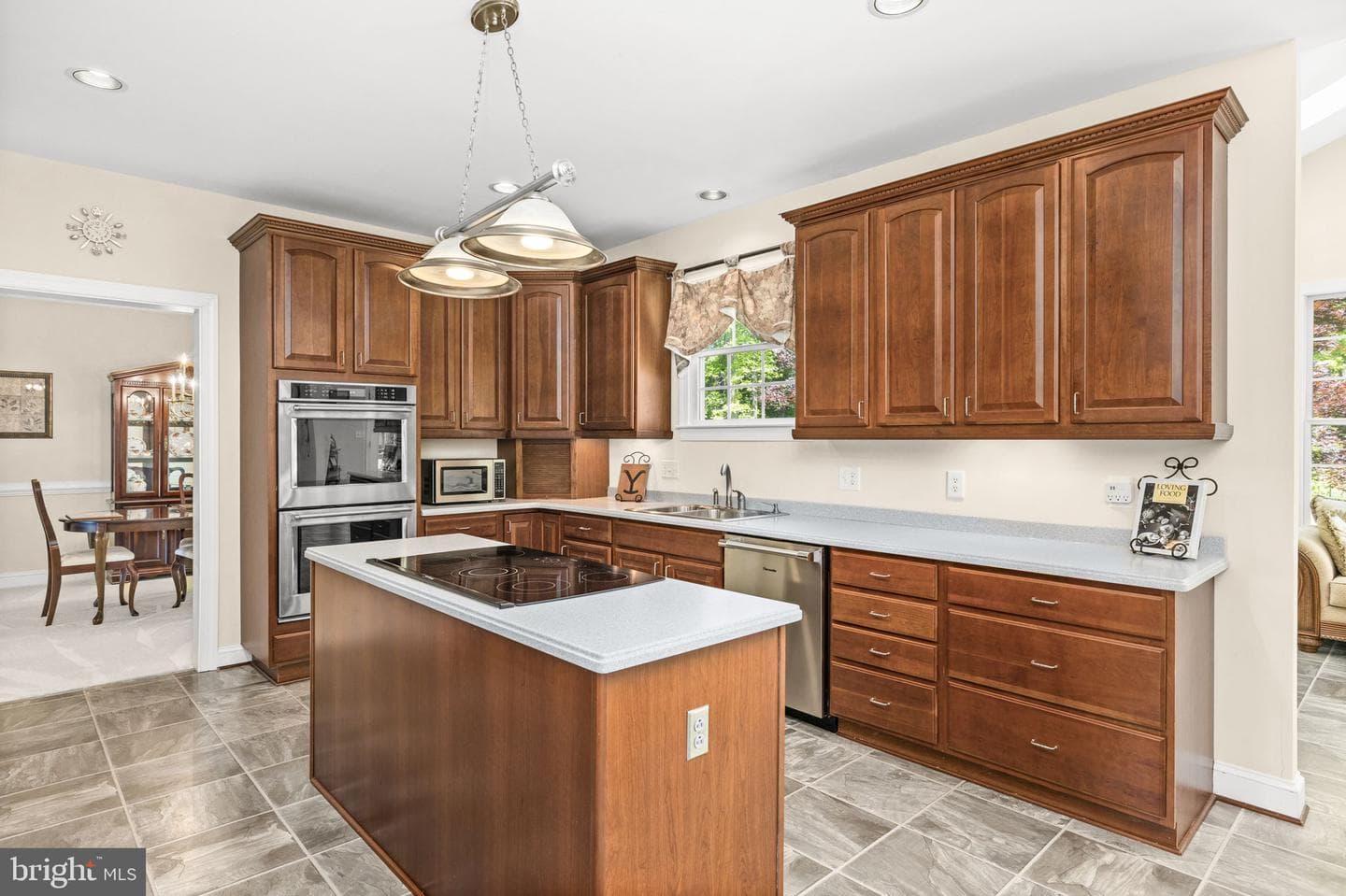 9504 Trentham Trail photo 10