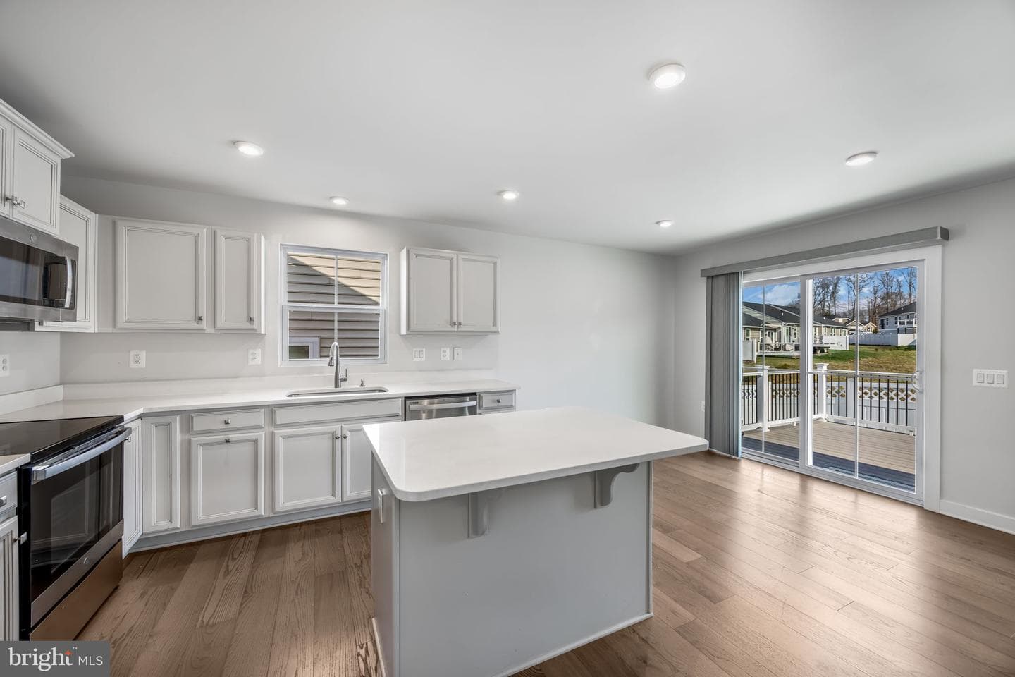 7607 Loughton Lane photo 6