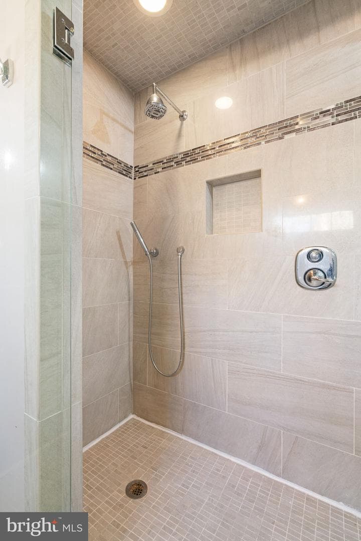 4305 Bridlepath Court photo 29