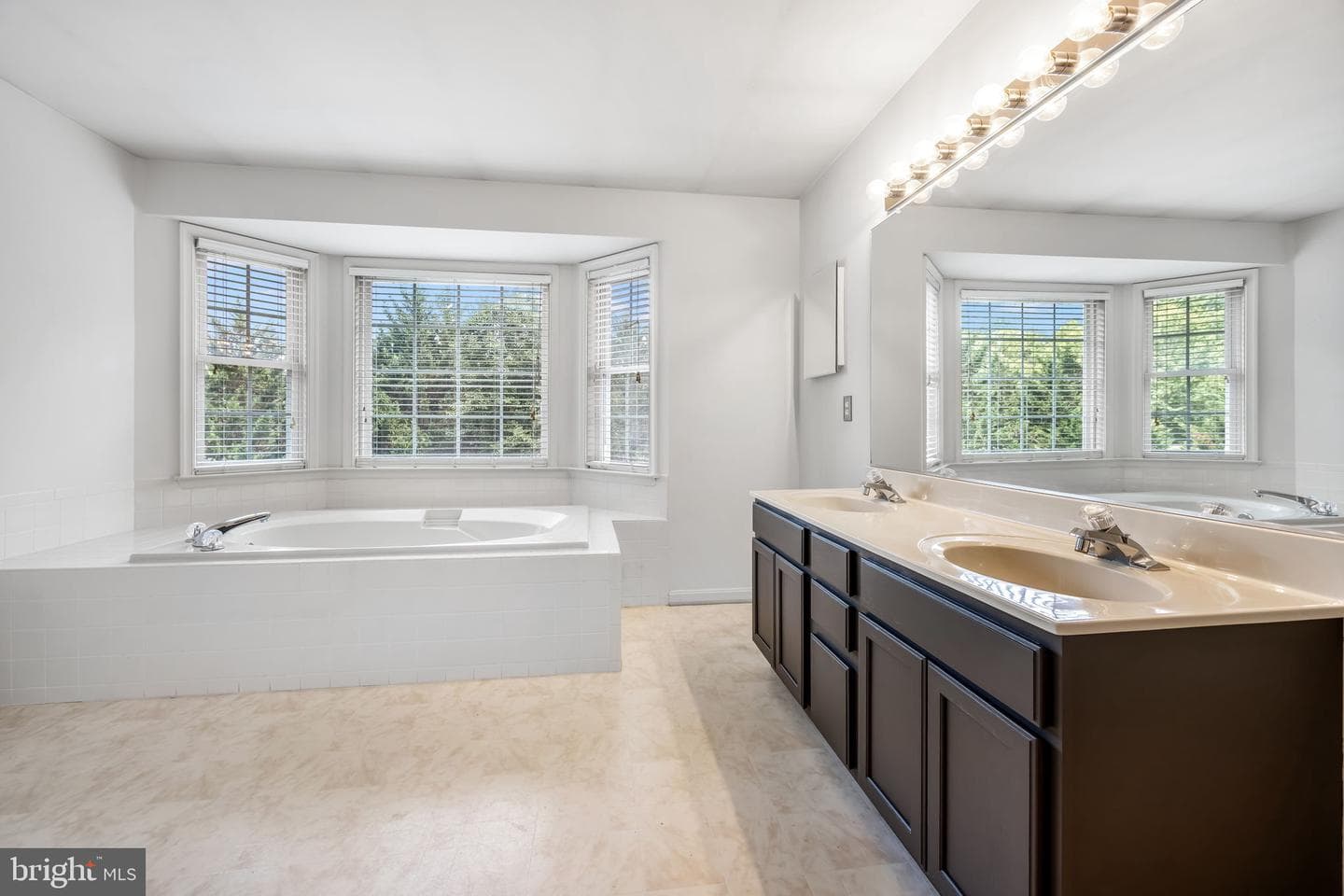 4318 Bridlepath Court photo 28
