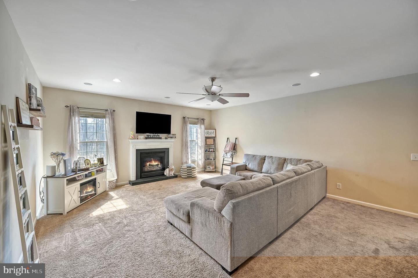 9490 Vanreenan Way photo 27