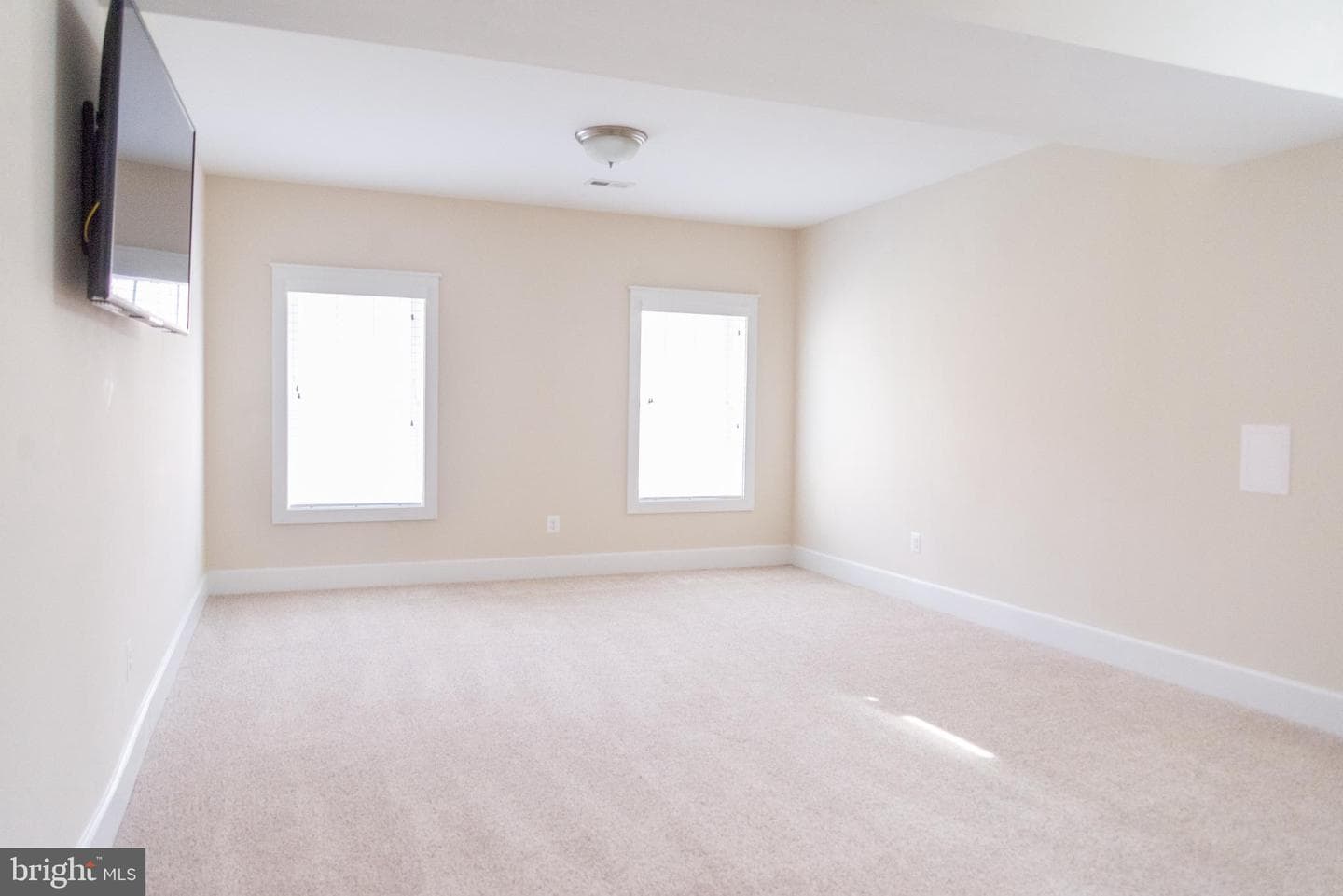 10916 Olive View Drive photo 33