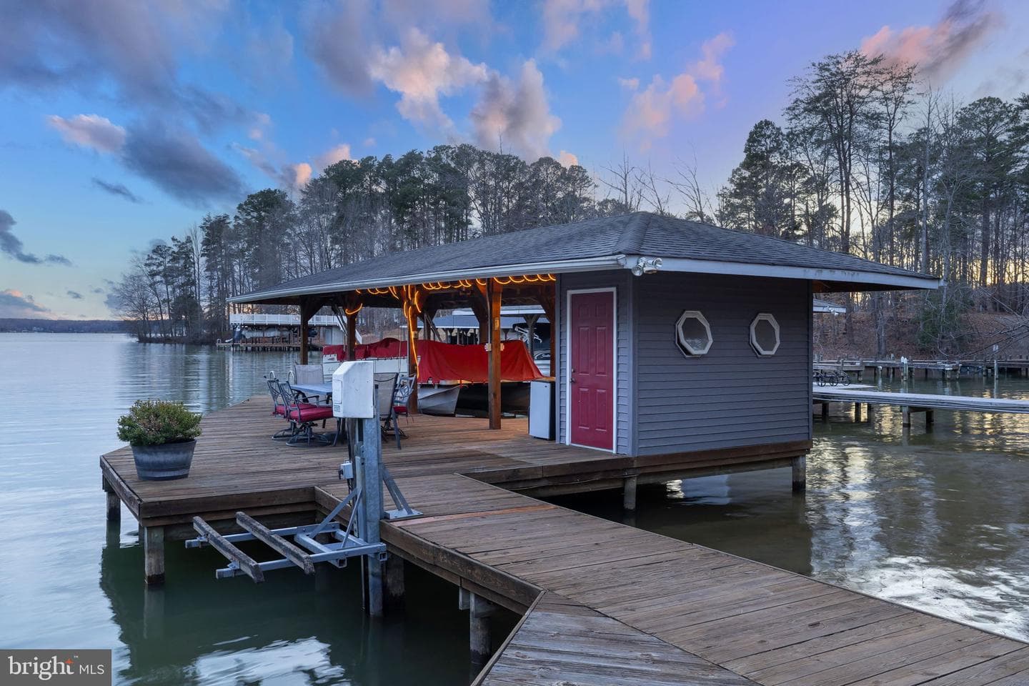 2325 Waterside Drive photo 4
