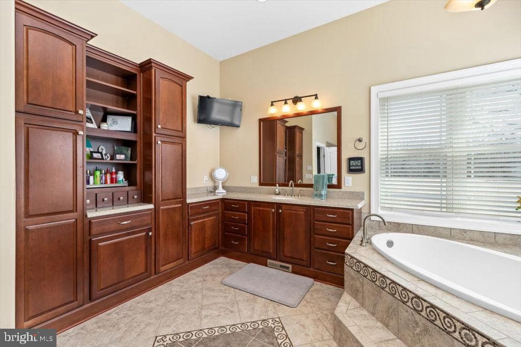 7610 Downstream Court photo 36