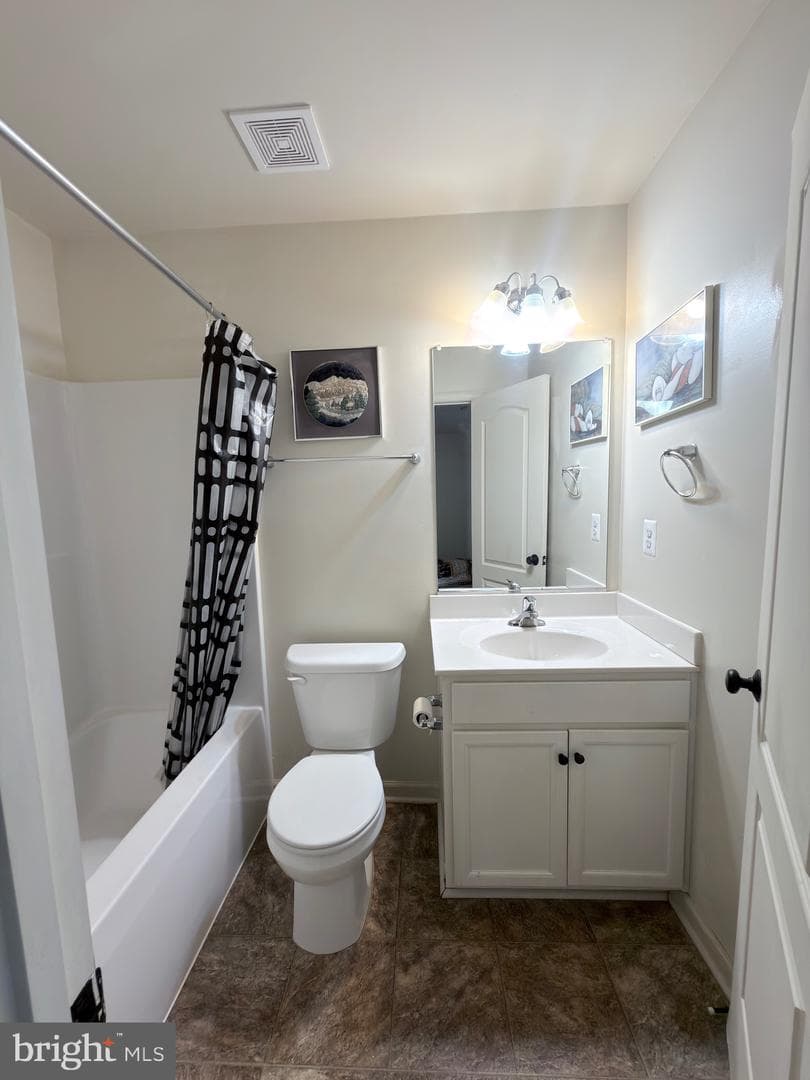 2429 Drake Lane photo 4