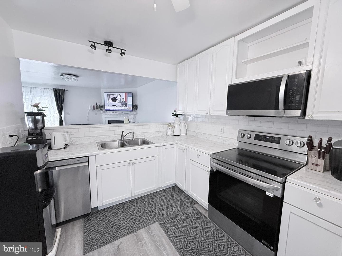 11203 Kings Crest Court photo 37