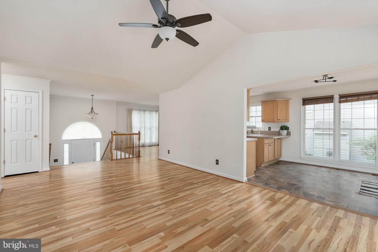 9805 Kenmore Court photo 10