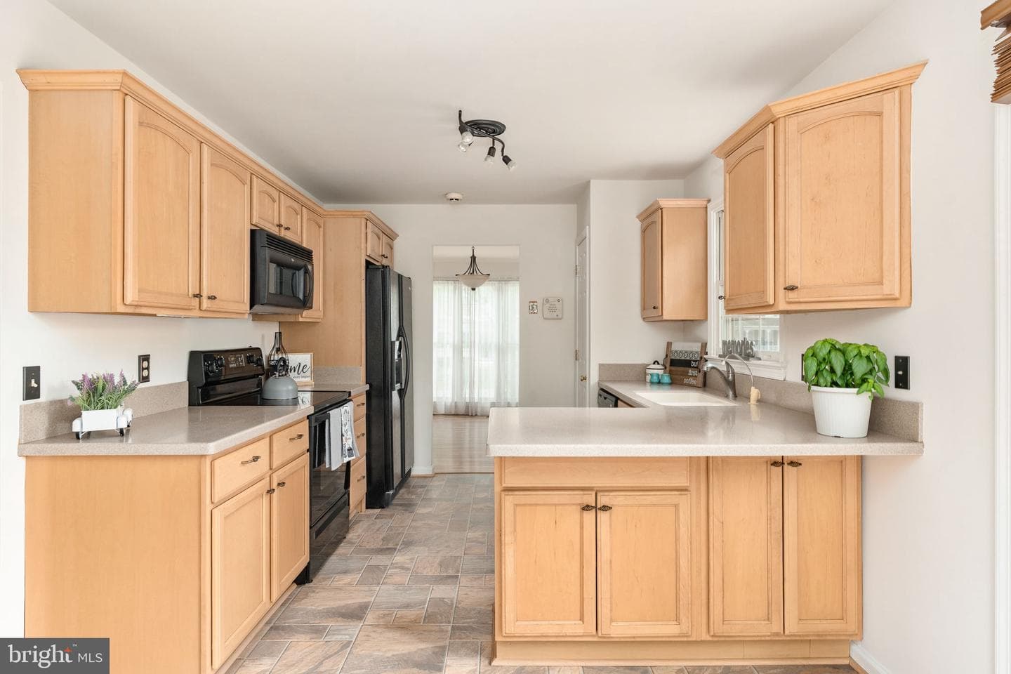 9805 Kenmore Court photo 18