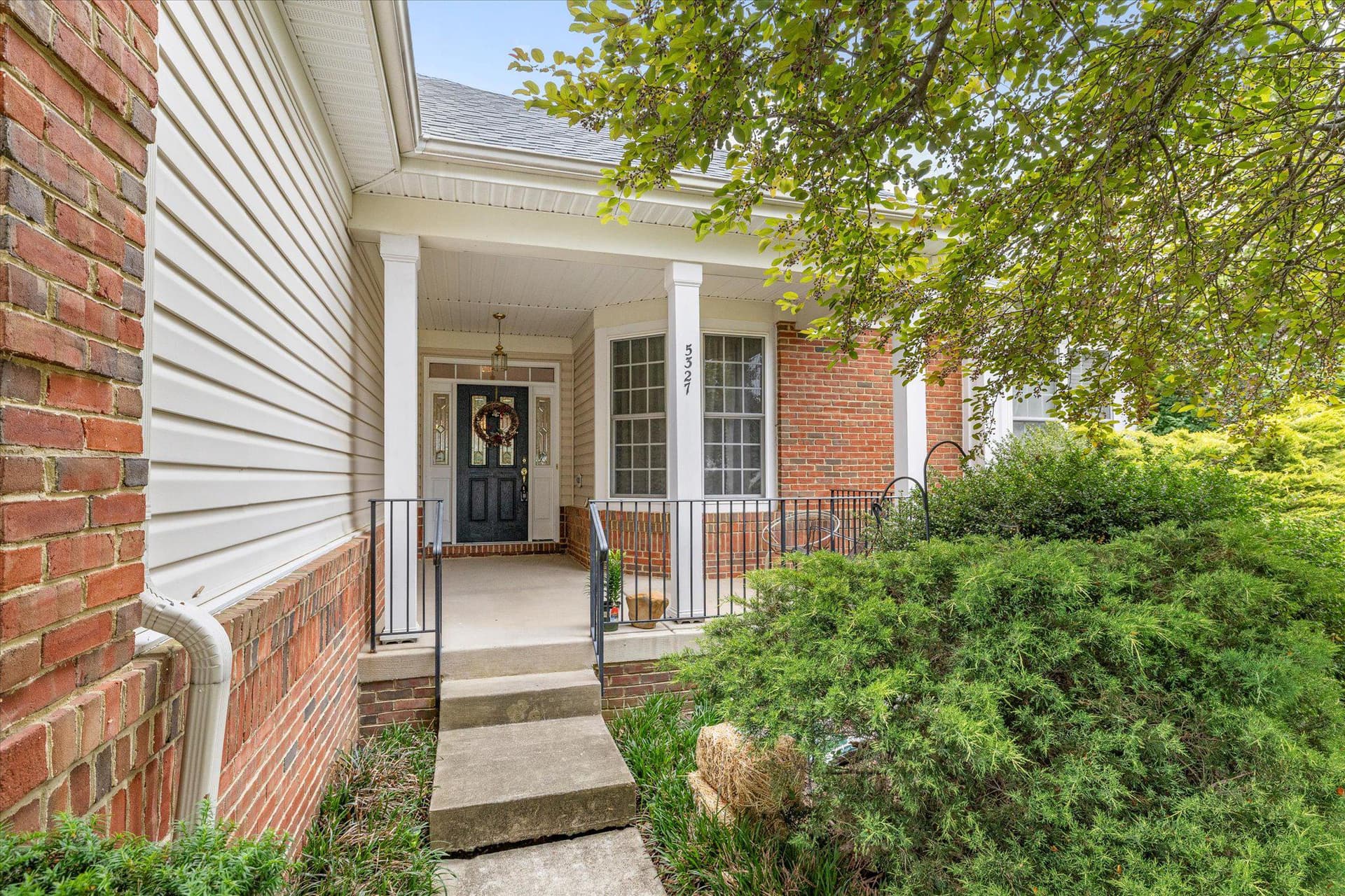5327 W Philippi Place, Fredericksburg