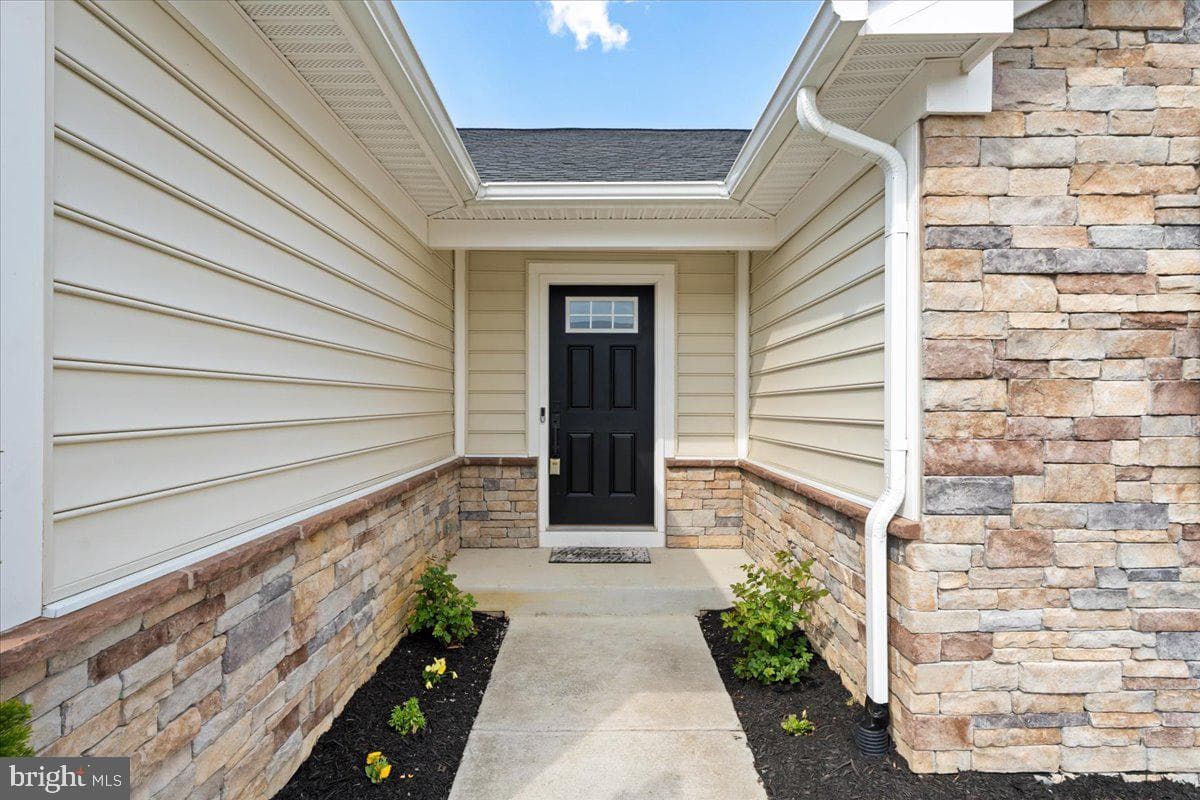 7609 Loughton Lane photo 4