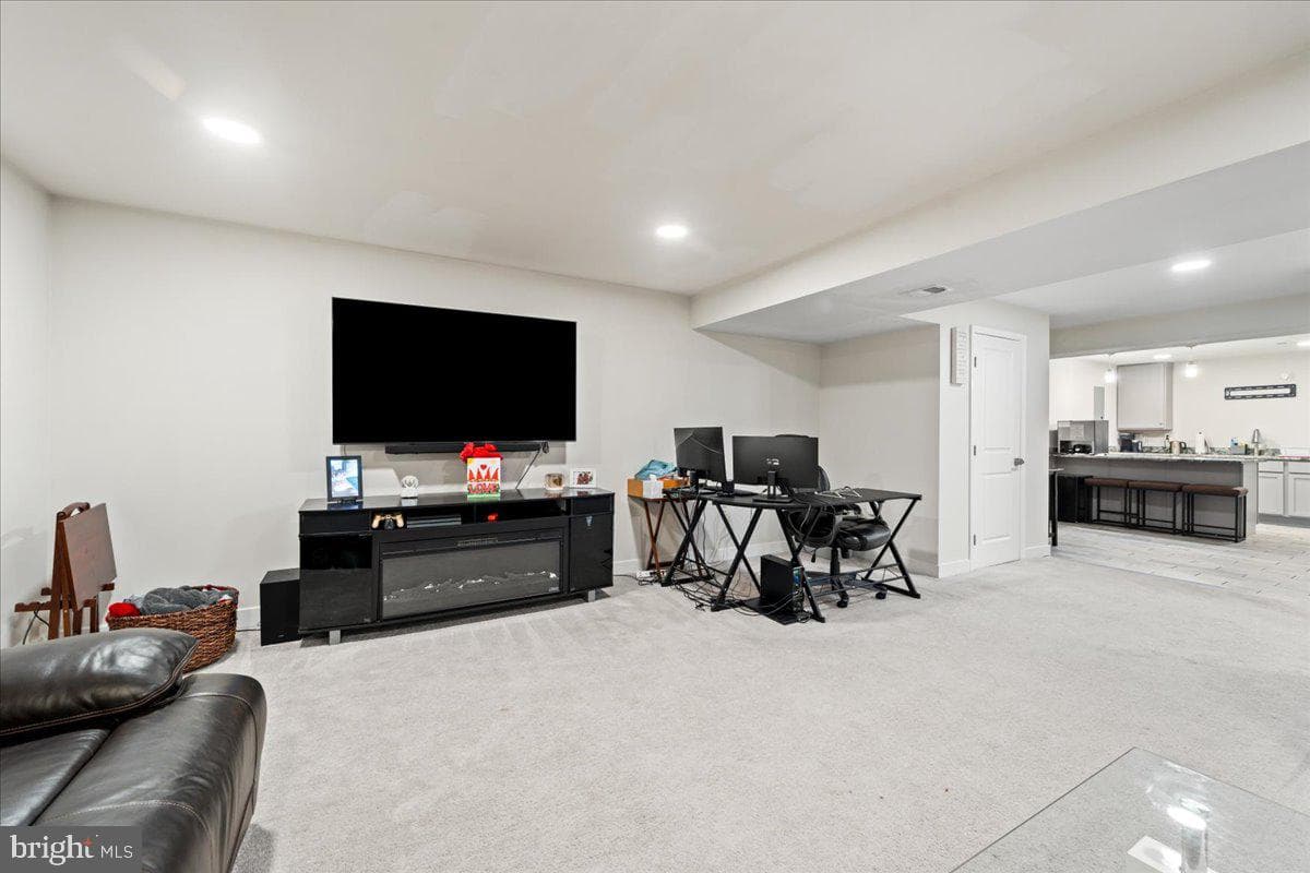 7609 Loughton Lane photo 43