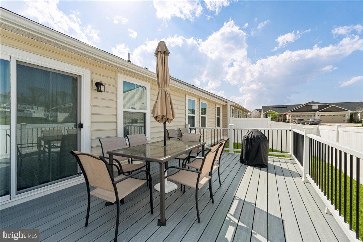 7609 Loughton Lane photo 6