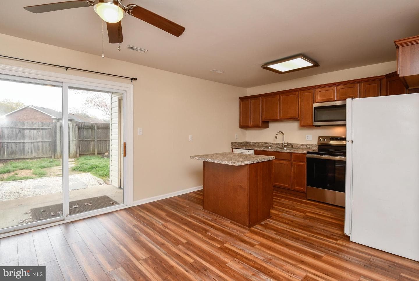 303 Olde Greenwich Drive photo 4
