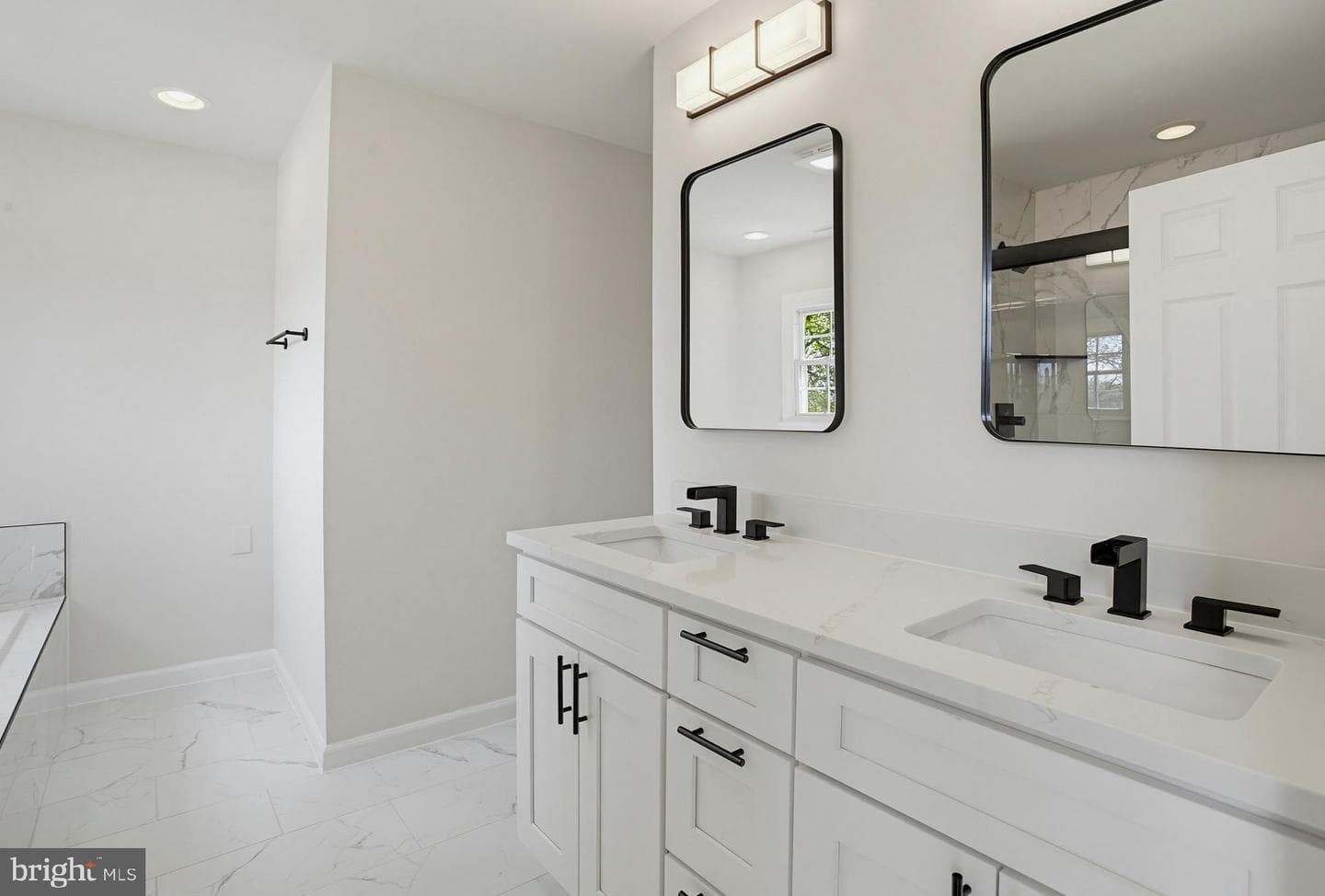 4205 Amelia Drive photo 32