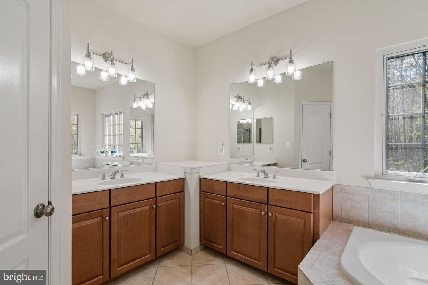 9611 Whitehall Boulevard photo 32