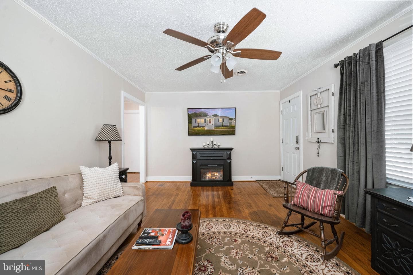 120 Mclaws Street E photo 14