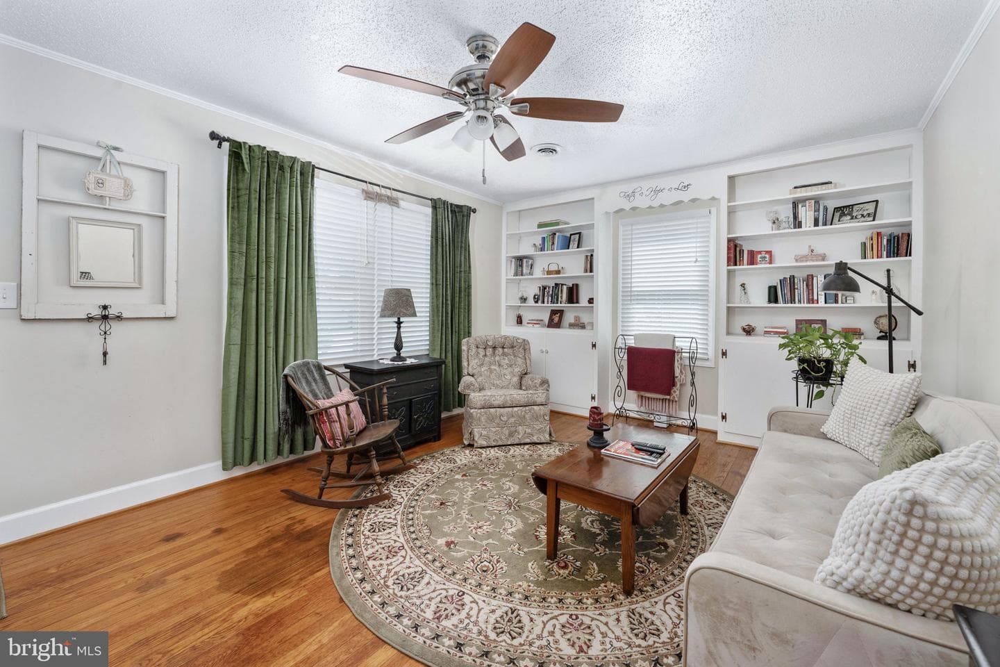 120 Mclaws Street E photo 5
