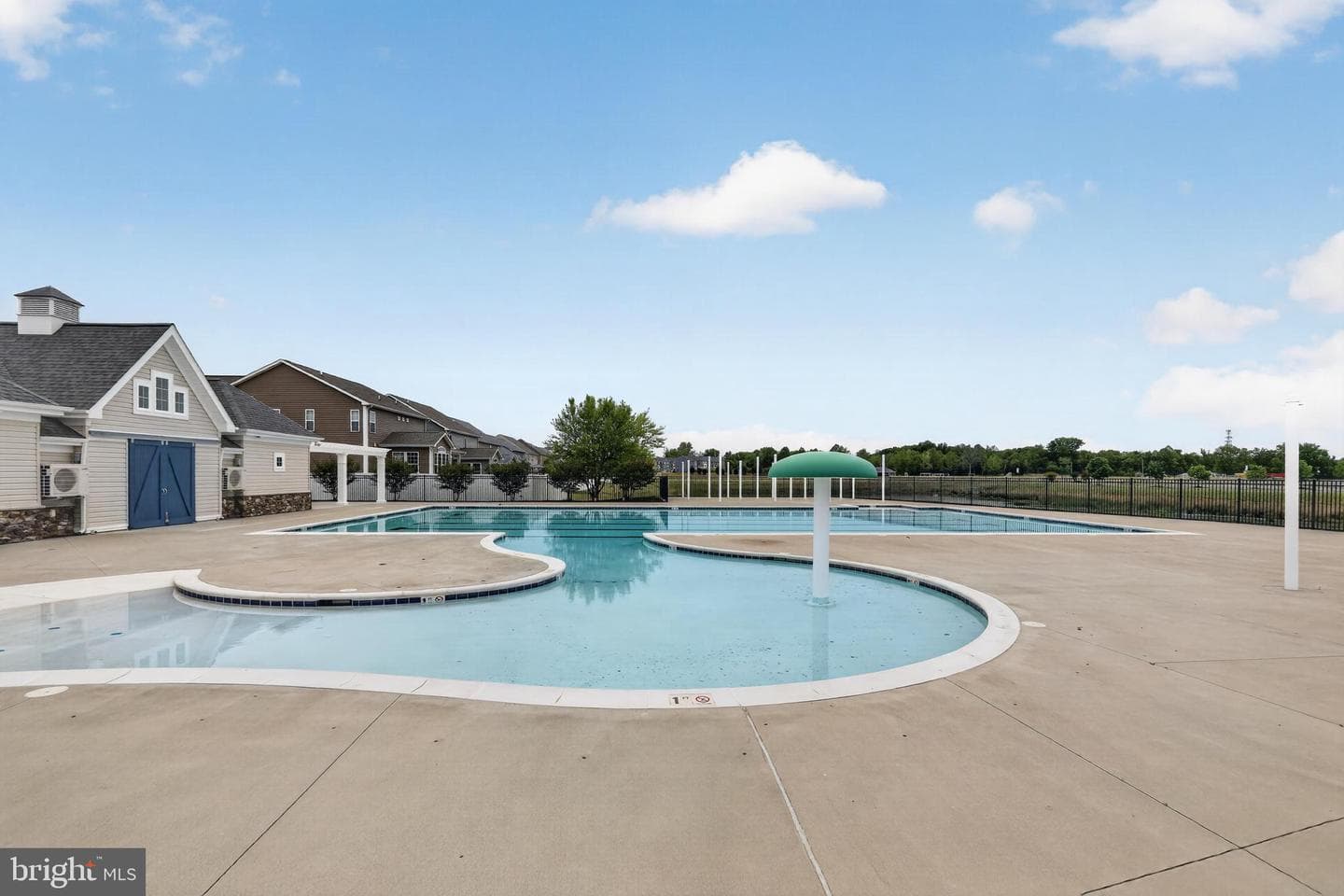 2110 Champions Way photo 35