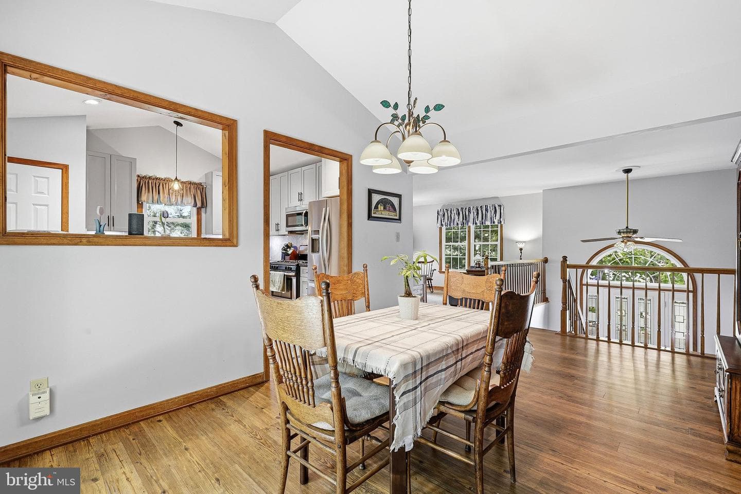 10608 Crestwood Drive photo 10