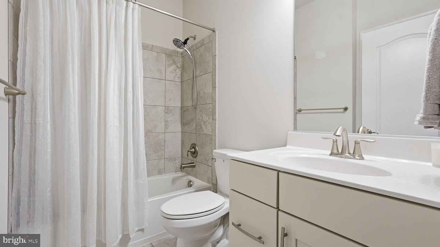 9806 White Oak Swamp Court photo 23