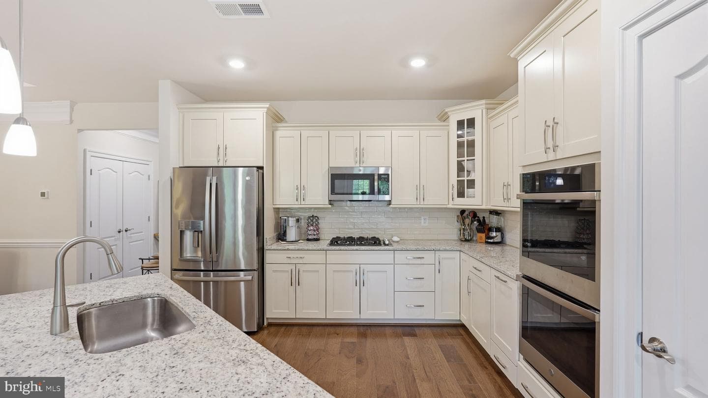 9806 White Oak Swamp Court photo 7